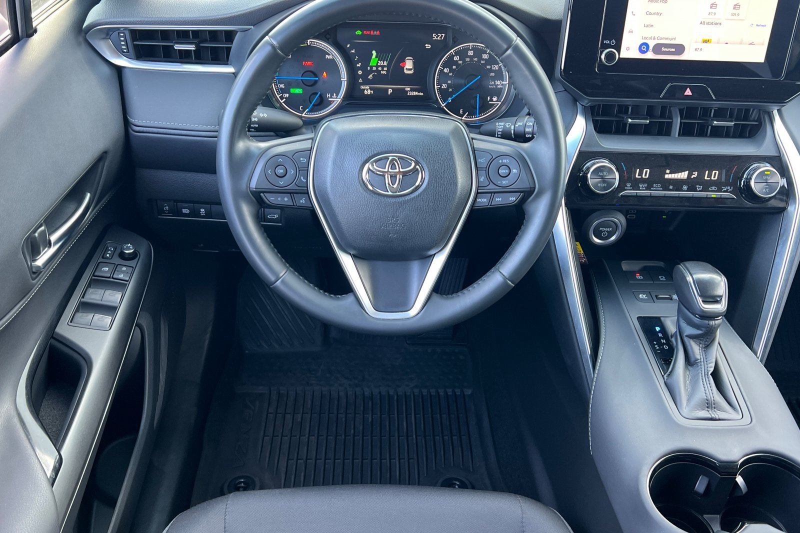 Certified 2024 Toyota Venza LE AWD/4WD image 14