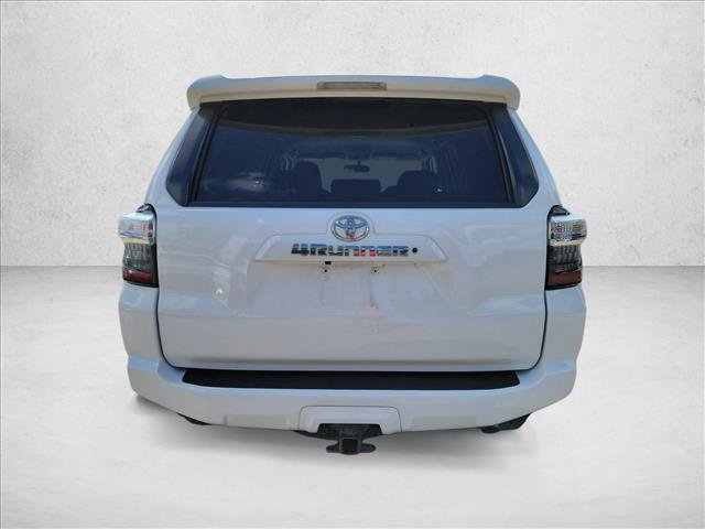 Used 2017 Toyota 4Runner SR5 AWD/4WD image 6
