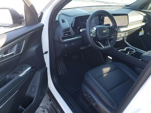 New 2026 Chevrolet Traverse LT w/ Driver Confidence Package AWD/4WD image 6