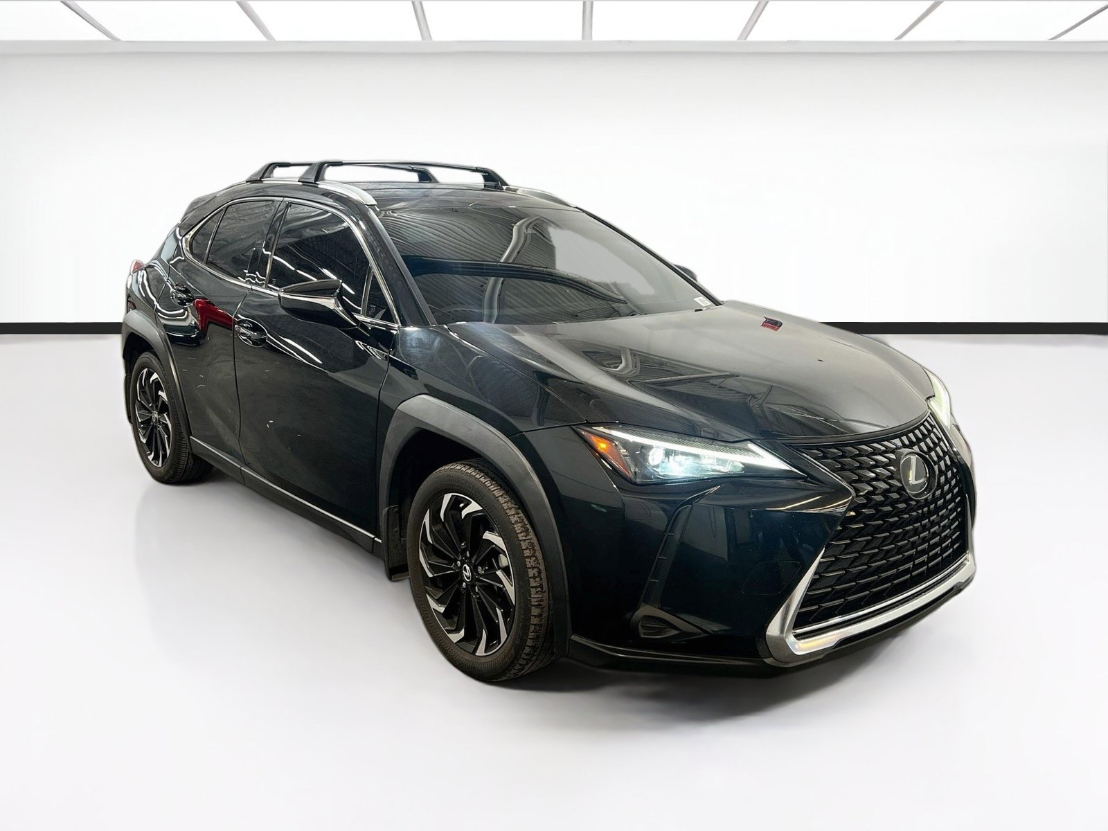 Used 2023 Lexus UX 250h AWD image 3