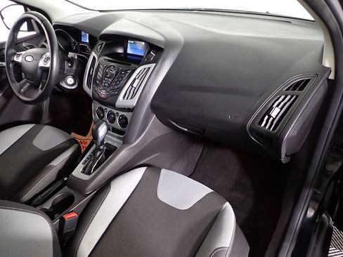 Used 2014 Ford Focus SE w/ SE Sport Package FWD image 36
