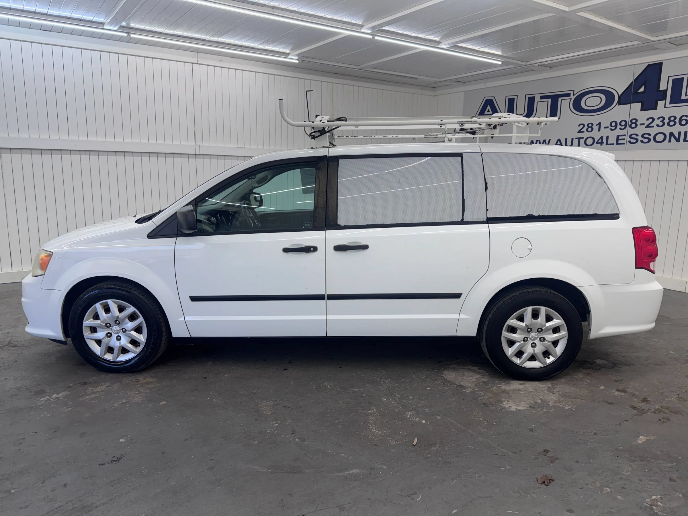 Used 2014 RAM C/V Tradesman w/ UConnect Hands-Free Group FWD image 8