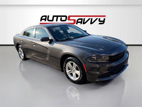 Used 2022 Dodge Charger SXT image 1