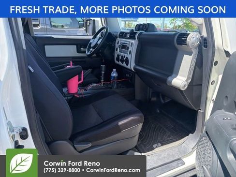 Used 2013 Toyota FJ Cruiser 4WD w/ Upgrade Pkg image 15