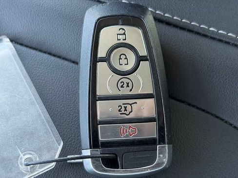 Used 2025 Ford Expedition Max Platinum AWD/4WD image 47