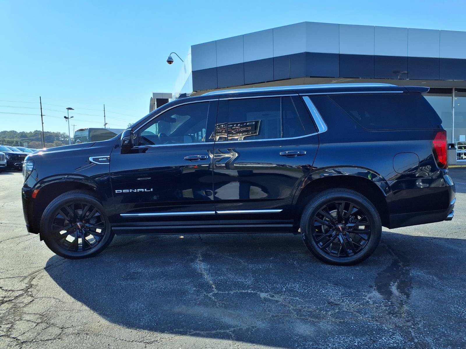 Used 2022 GMC Yukon Denali AWD/4WD image 35