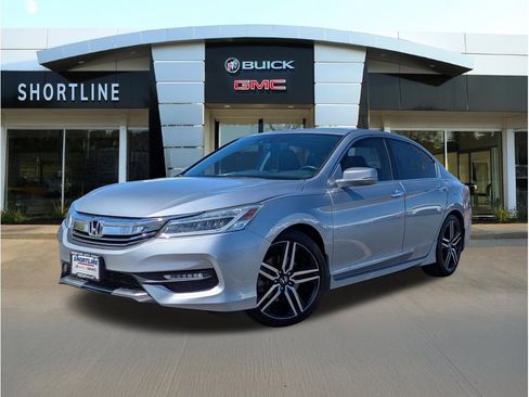 Used 2017 Honda Accord Touring image 8