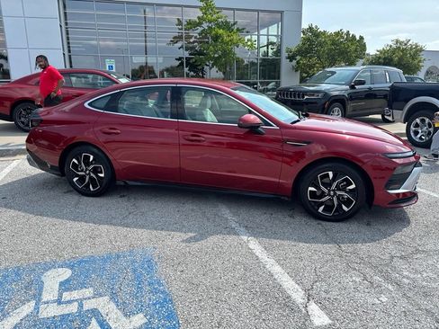 Used 2025 Hyundai Sonata SEL FWD image 35