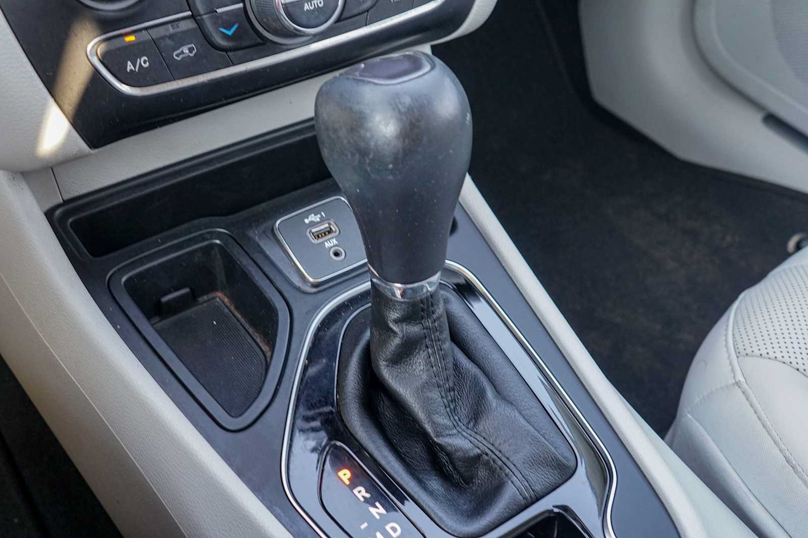 Used 2020 Jeep Cherokee Limited FWD image 13