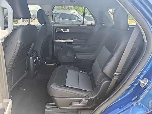 Used 2023 Ford Explorer XLT RWD image 23