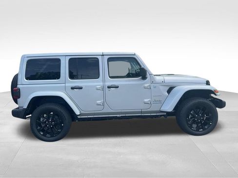 Used 2024 Jeep Wrangler Unlimited Sahara AWD/4WD image 8