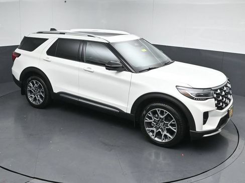 Certified 2025 Ford Explorer Platinum w/ Ultimate Package AWD/4WD image 48