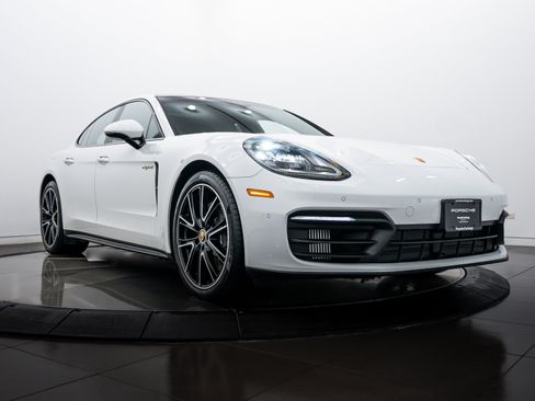 Certified 2022 Porsche Panamera 4 image 9