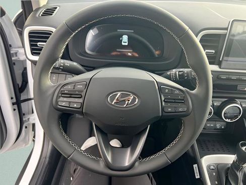 New 2026 Hyundai Venue SEL FWD image 17