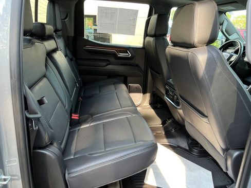 Used 2023 GMC Sierra 1500 Denali w/ Denali Reserve Package AWD/4WD image 9