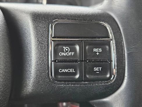 Used 2017 Jeep Wrangler Unlimited Rubicon w/ Connectivity Group AWD/4WD image 14