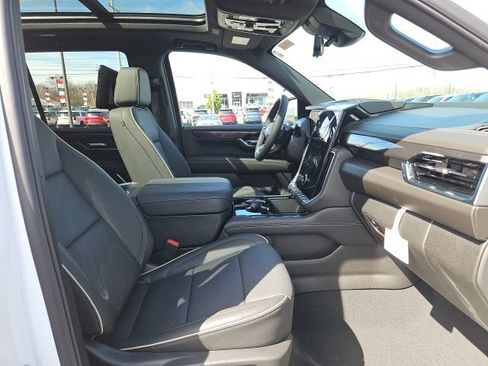 New 2026 GMC Yukon Elevation w/ Elevation Premium Package image 23