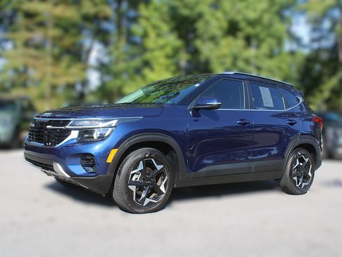 Certified 2026 Kia Seltos EX FWD image 3