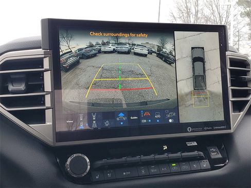 Used 2024 Toyota Tundra Limited image 28