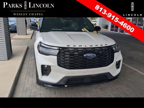 Used 2025 Ford Explorer ST-Line w/ Premium Package RWD image 3