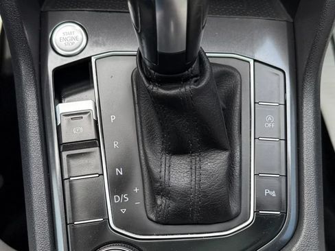 Used 2020 Volkswagen Tiguan SE R-Line AWD/4WD image 21