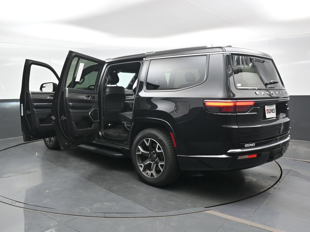 Used 2024 Jeep Wagoneer Series III AWD/4WD image 52