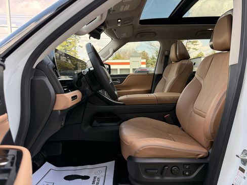 Used 2025 INFINITI QX80 Sensory image 43