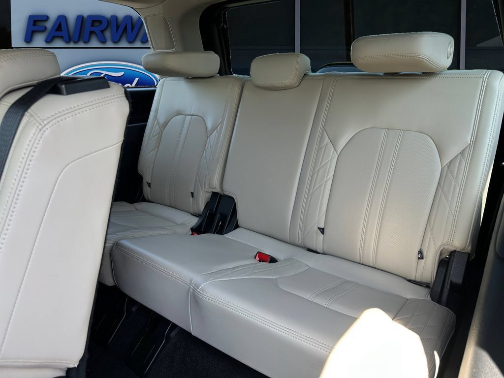 Used 2021 Ford Expedition Platinum AWD/4WD image 13