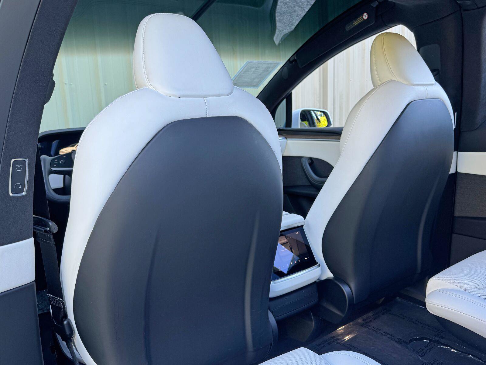 Used 2022 Tesla Model X AWD/4WD image 40