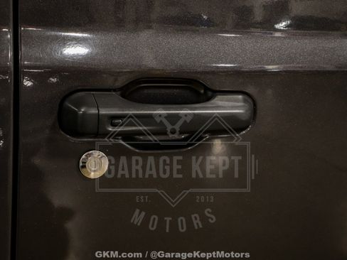 Used 2018 Jeep Wrangler Unlimited Sahara AWD/4WD image 74