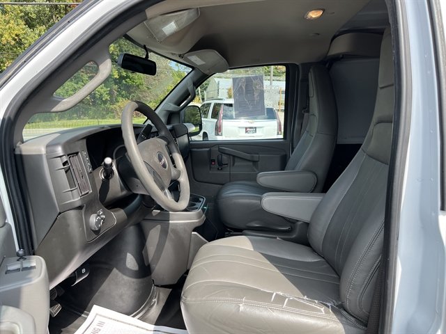 Used 2023 GMC Savana 2500 RWD image 20