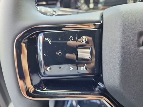 Used 2026 Land Rover Range Rover Evoque S image 19