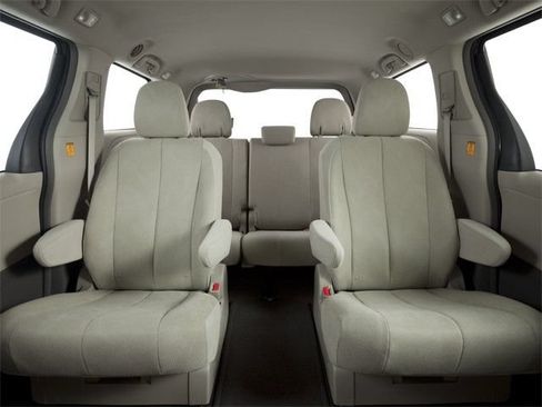 Used 2013 Toyota Sienna XLE FWD image 10