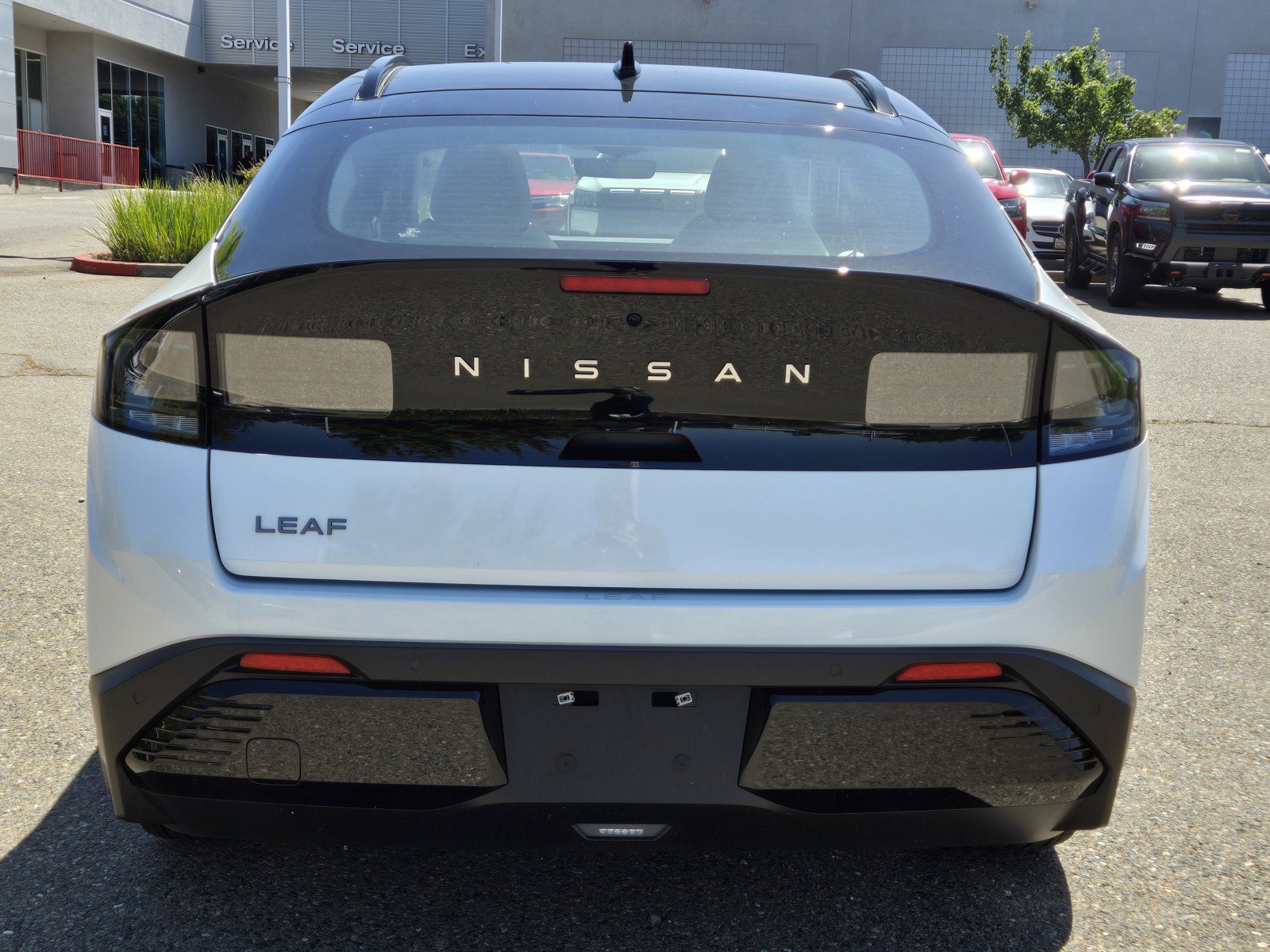 New 2026 Nissan Leaf Platinum+ w/ Illuminated Package FWD image 5