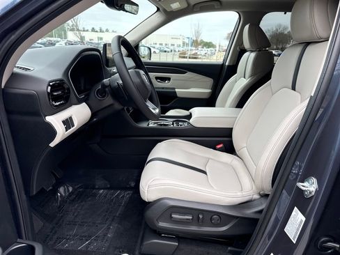 New 2026 Honda Pilot Touring image 11