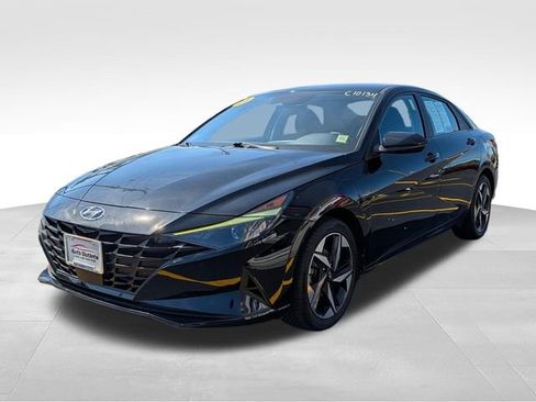 Used 2023 Hyundai Elantra SEL w/ Convenience Package FWD image 3
