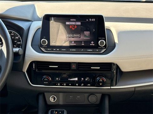 Certified 2022 Nissan Rogue SV image 15