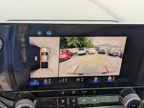 Used 2024 Chevrolet Colorado Trail Boss w/ Technology Package image 17