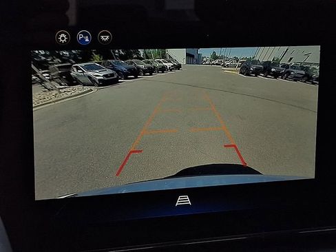 Used 2025 Chevrolet Equinox LT FWD image 17