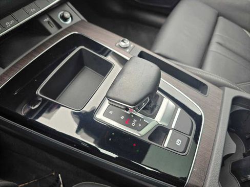 Used 2024 Audi Q5 2.0T Premium image 31