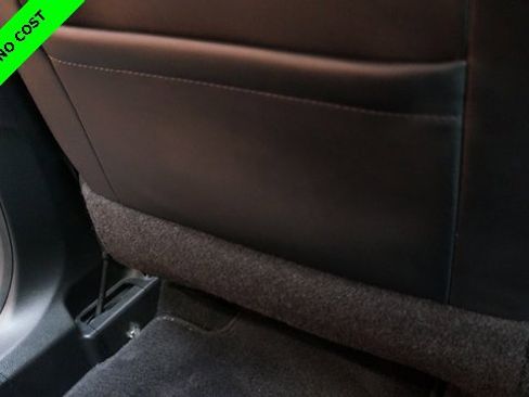 Used 2022 Nissan Rogue SV w/ SV Premium Package image 39