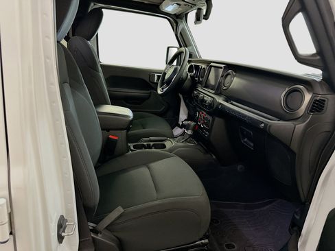 Used 2023 Jeep Wrangler Unlimited w/ Cold Weather Group image 32