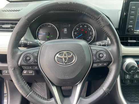 Used 2021 Toyota RAV4 XLE Premium AWD/4WD image 22