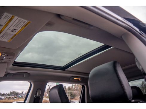 Used 2022 Jeep Compass Limited w/ Sun and Sound Group image 11