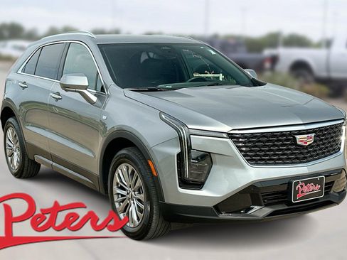 Used 2025 Cadillac XT4 Premium Luxury image 1