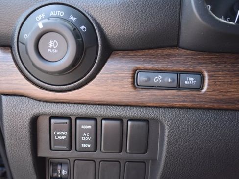 Used 2023 Nissan Titan Platinum Reserve w/ Moonroof Package RWD image 32