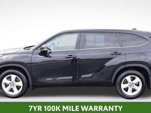 Certified 2024 Toyota Highlander LE image 2