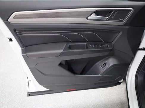 Used 2021 Volkswagen Atlas SEL Premium image 16