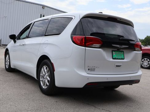 New 2027 Chrysler Pacifica LX FWD image 3