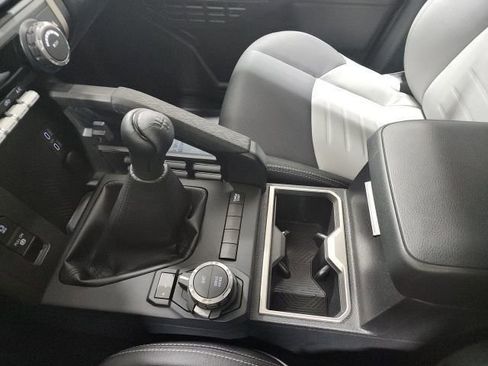 Used 2025 Toyota Tacoma TRD Sport image 32